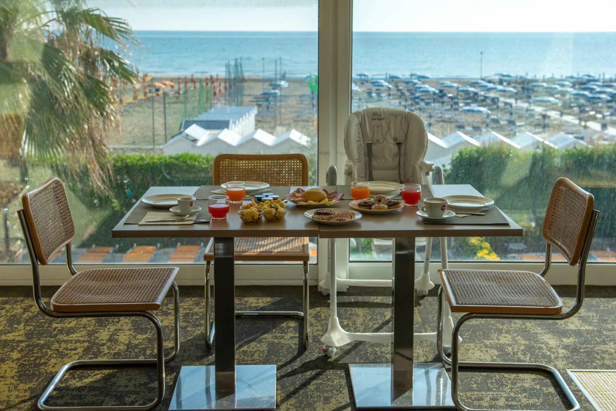 Hotel Fedora Риччоне Экстерьер фото